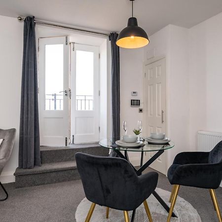 The Croston Balcony Apartment- Morecambe Central Promenade, Beach Front And Sea Views Eksteriør bilde