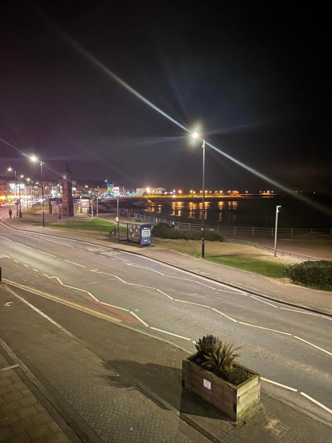 The Croston Balcony Apartment- Morecambe Central Promenade, Beach Front And Sea Views Eksteriør bilde
