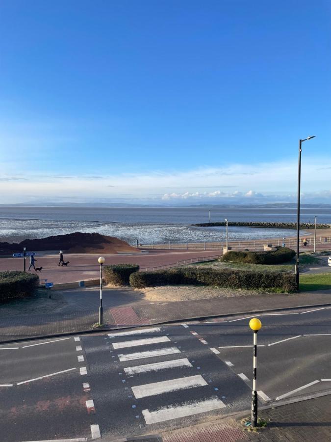The Croston Balcony Apartment- Morecambe Central Promenade, Beach Front And Sea Views Eksteriør bilde