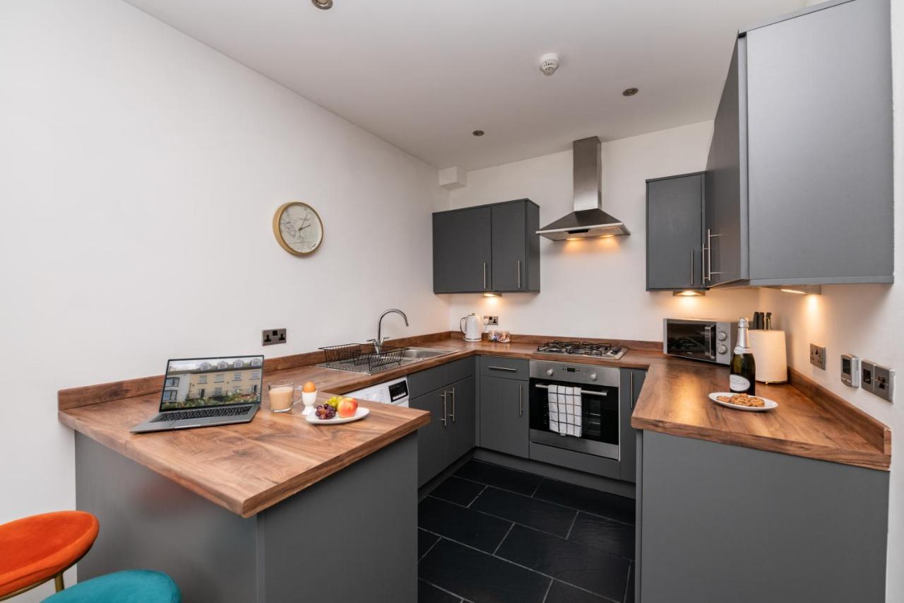 The Croston Balcony Apartment- Morecambe Central Promenade, Beach Front And Sea Views Eksteriør bilde