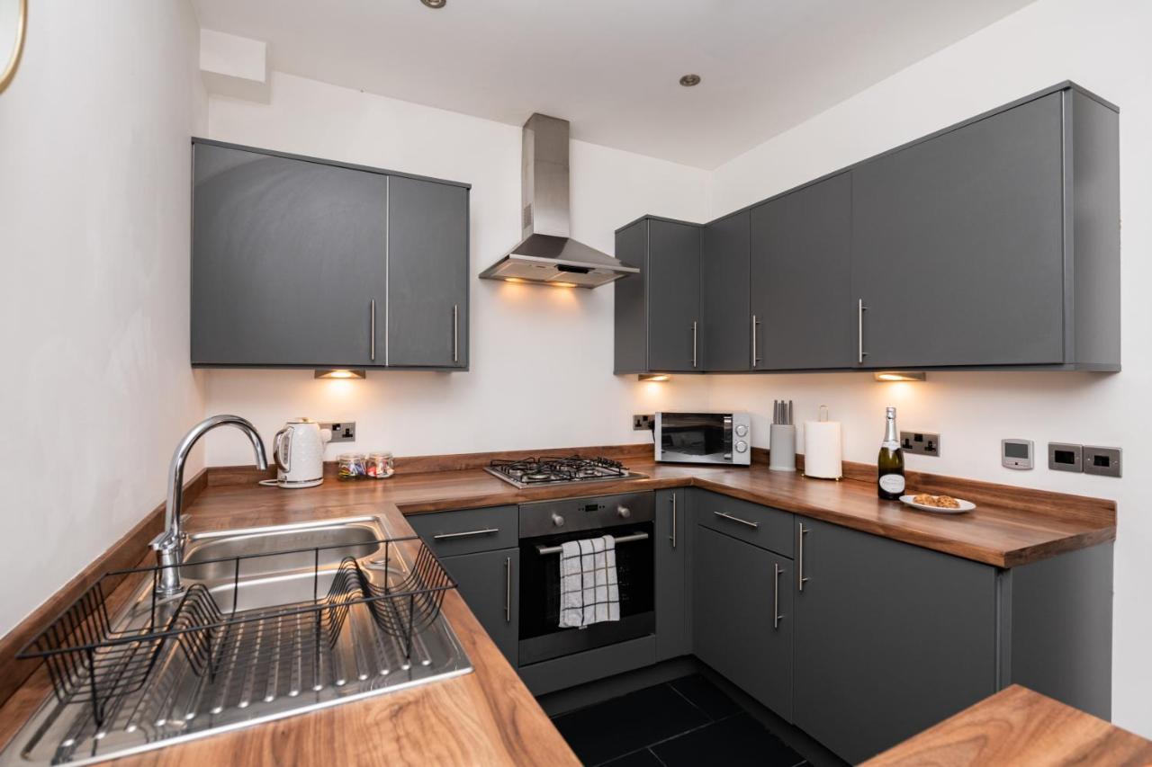 The Croston Balcony Apartment- Morecambe Central Promenade, Beach Front And Sea Views Eksteriør bilde
